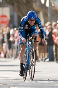 Levi Leipheimer cycling to his victory up Lombard Street during the prologue stage of the 2006 Tour of California in San Francisco, California.